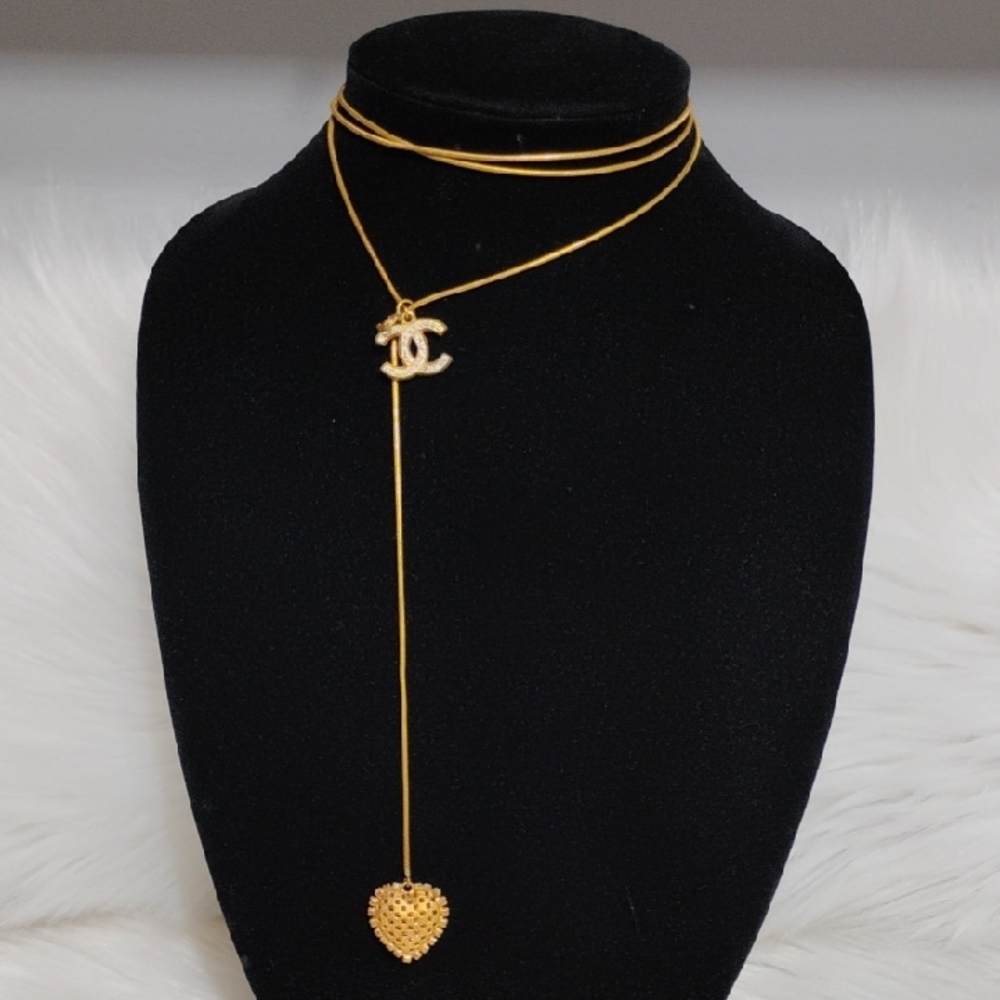 SALE! CHANEL Gold Plated Crystal Heart Lariat Necklace Feat Iconic CC Logo/Box - Picture 10 of 16
